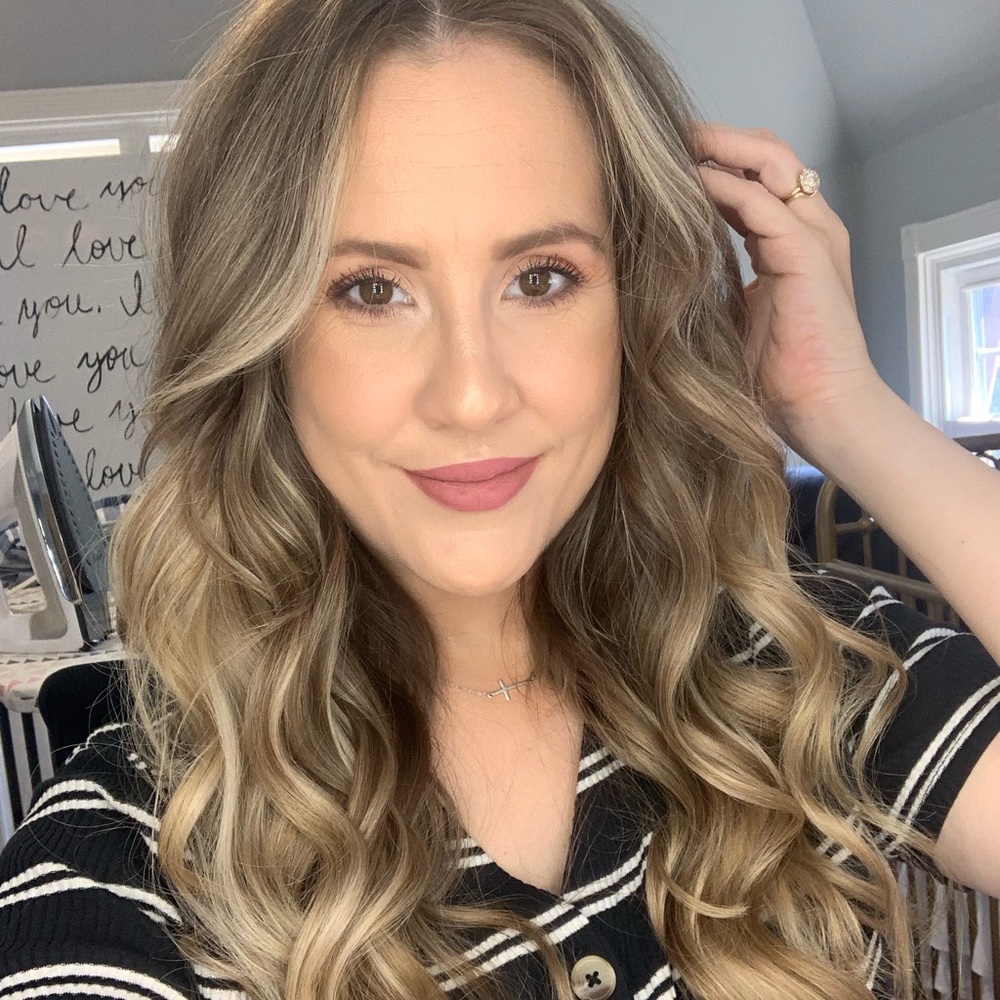 👗Meet your posher!👠